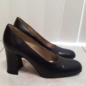 Ellen Tracy heels